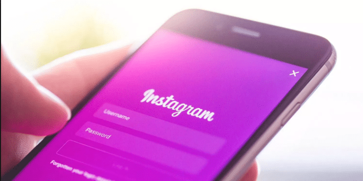 Instagram attaches alt tags to images